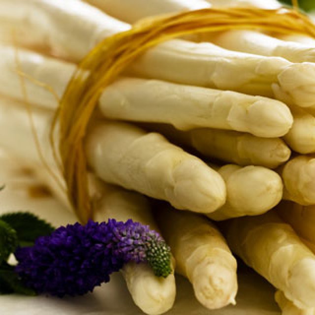 Serata speciale agli asparagi